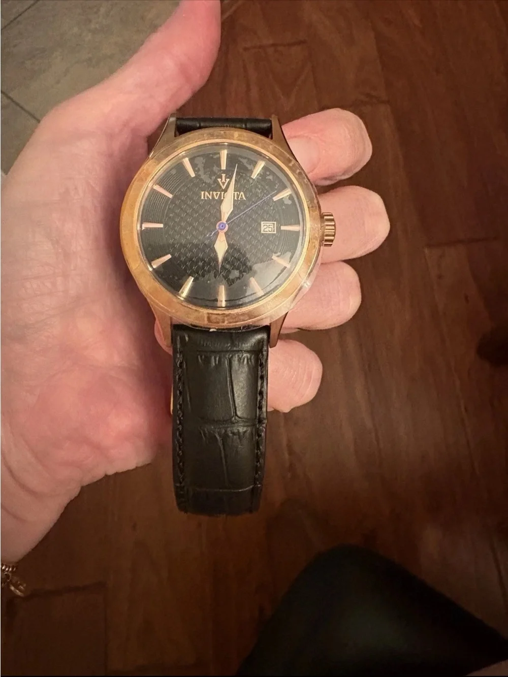 Invicta Mens Beige Leather Watch Strap (will need new battery)